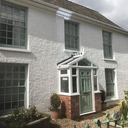 Deri-Down Guest House Abergavenny Esterno foto