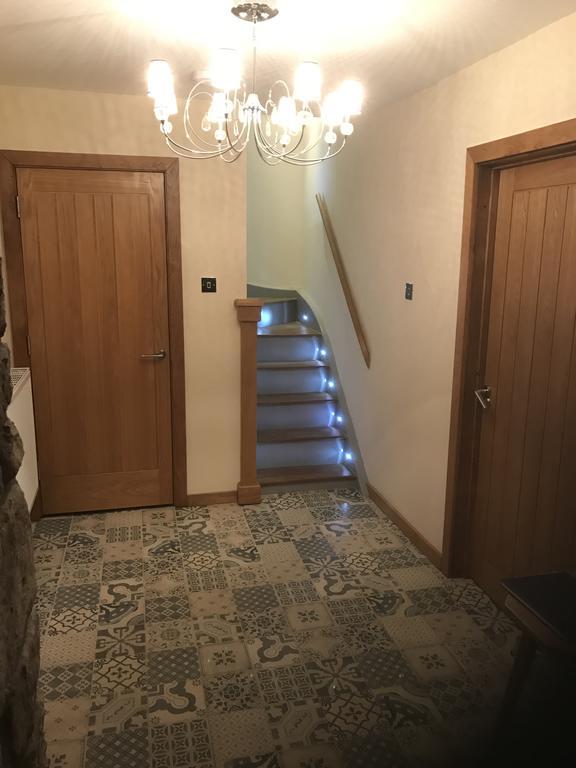 Deri-Down Guest House Abergavenny Esterno foto