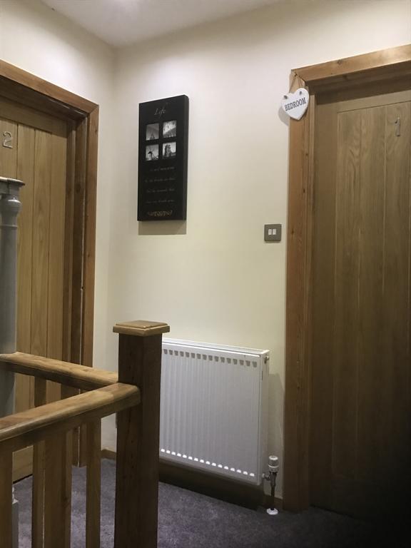Deri-Down Guest House Abergavenny Esterno foto