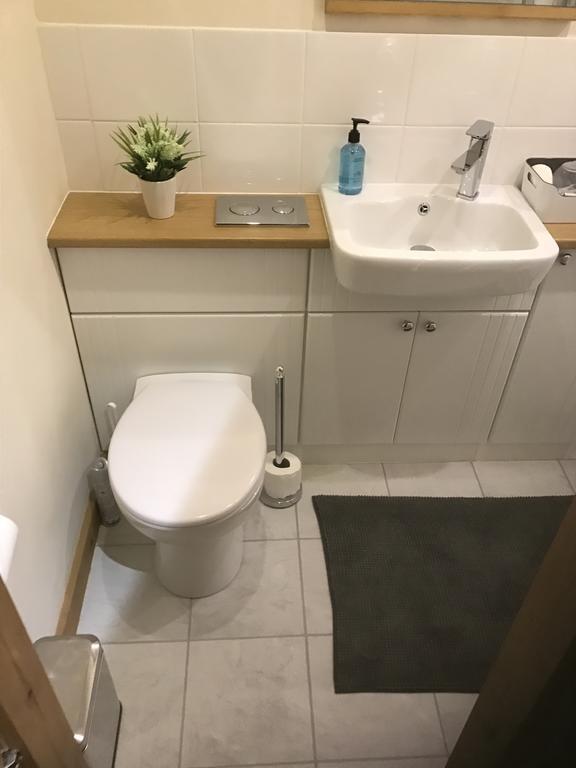 Deri-Down Guest House Abergavenny Esterno foto