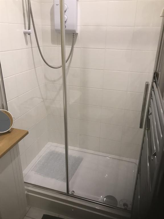 Deri-Down Guest House Abergavenny Esterno foto