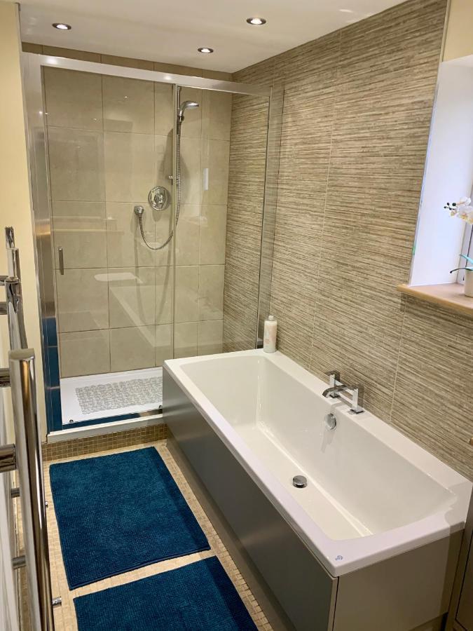 Deri-Down Guest House Abergavenny Esterno foto
