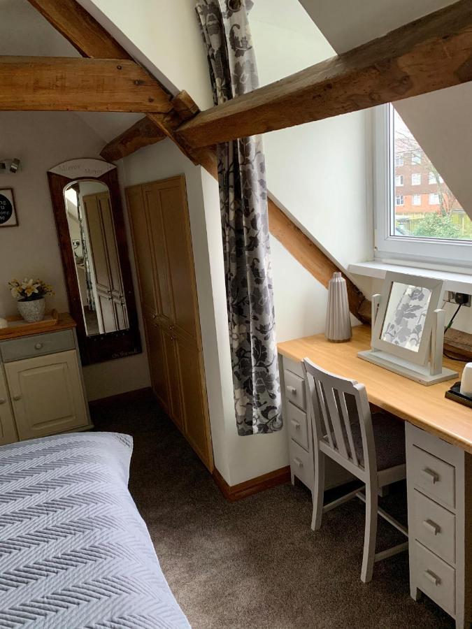 Deri-Down Guest House Abergavenny Esterno foto