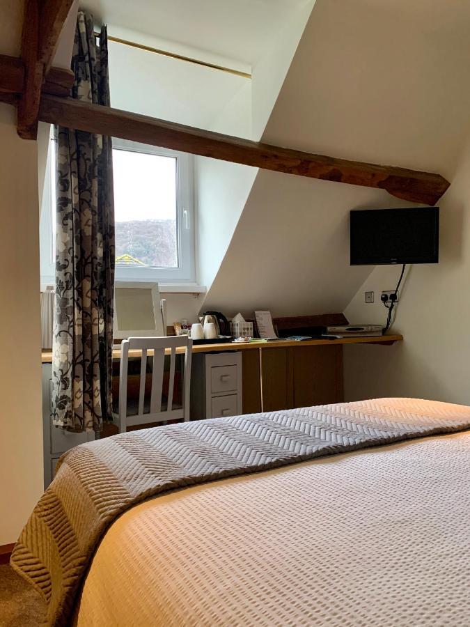 Deri-Down Guest House Abergavenny Esterno foto